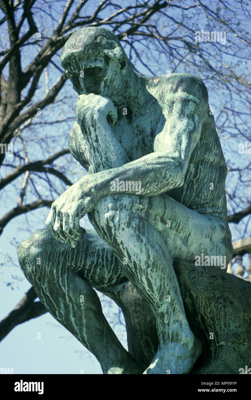 1988 historische DENKER STATUE (© 1909) Auguste Rodin RODIN MUSEUM BEN FRANKLIN PARKWAY PHILADELPHIA PENNSYLVANIA USA Stockfoto