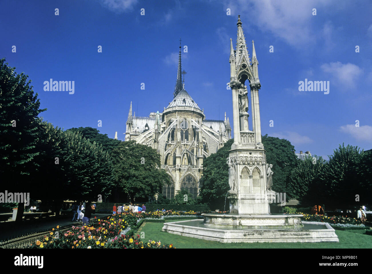 1988 HISTORISCHE ARCHVECHE BRUNNEN PLATZ JEAN XXIII EAST GARDENS NOTRE DAME CATHEDRAL ILE DE LA CITE PARIS FRANKREICH Stockfoto