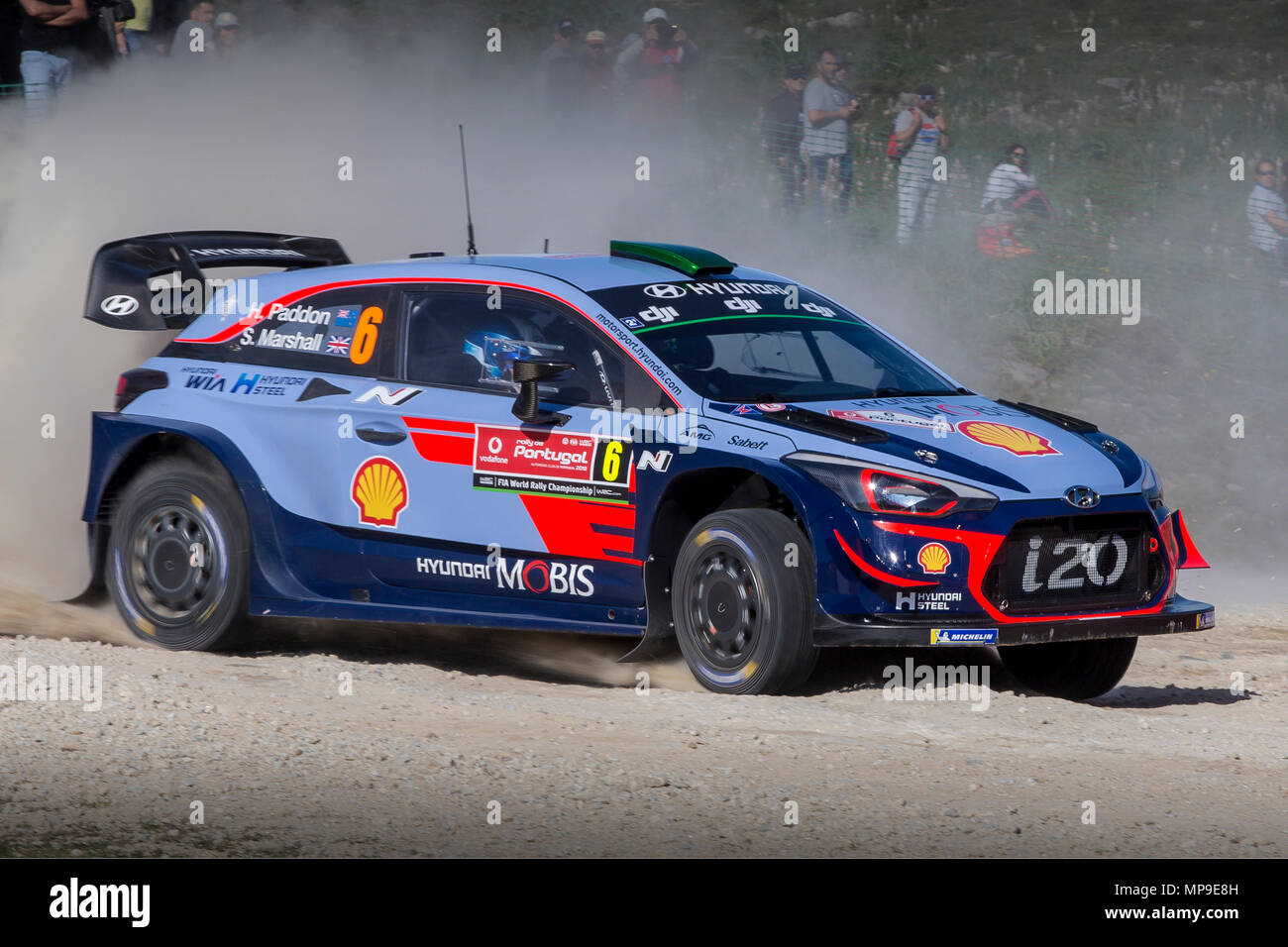 Neuseeland Treiber Hayden Paddon und Englisch co-Fahrer Sebastian Marschall konkurrieren mit ihren Hyunday I20 Coupé WRC während der dritten Etappe der Rallye Stockfoto