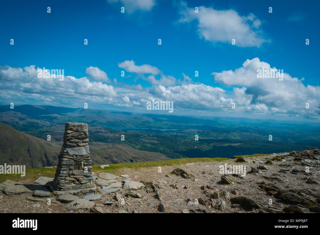 Mit Blick über den Lake District von der Oberseite der alte Mann der Coniston, Cumbria, Vereinigtes Königreich Stockfoto