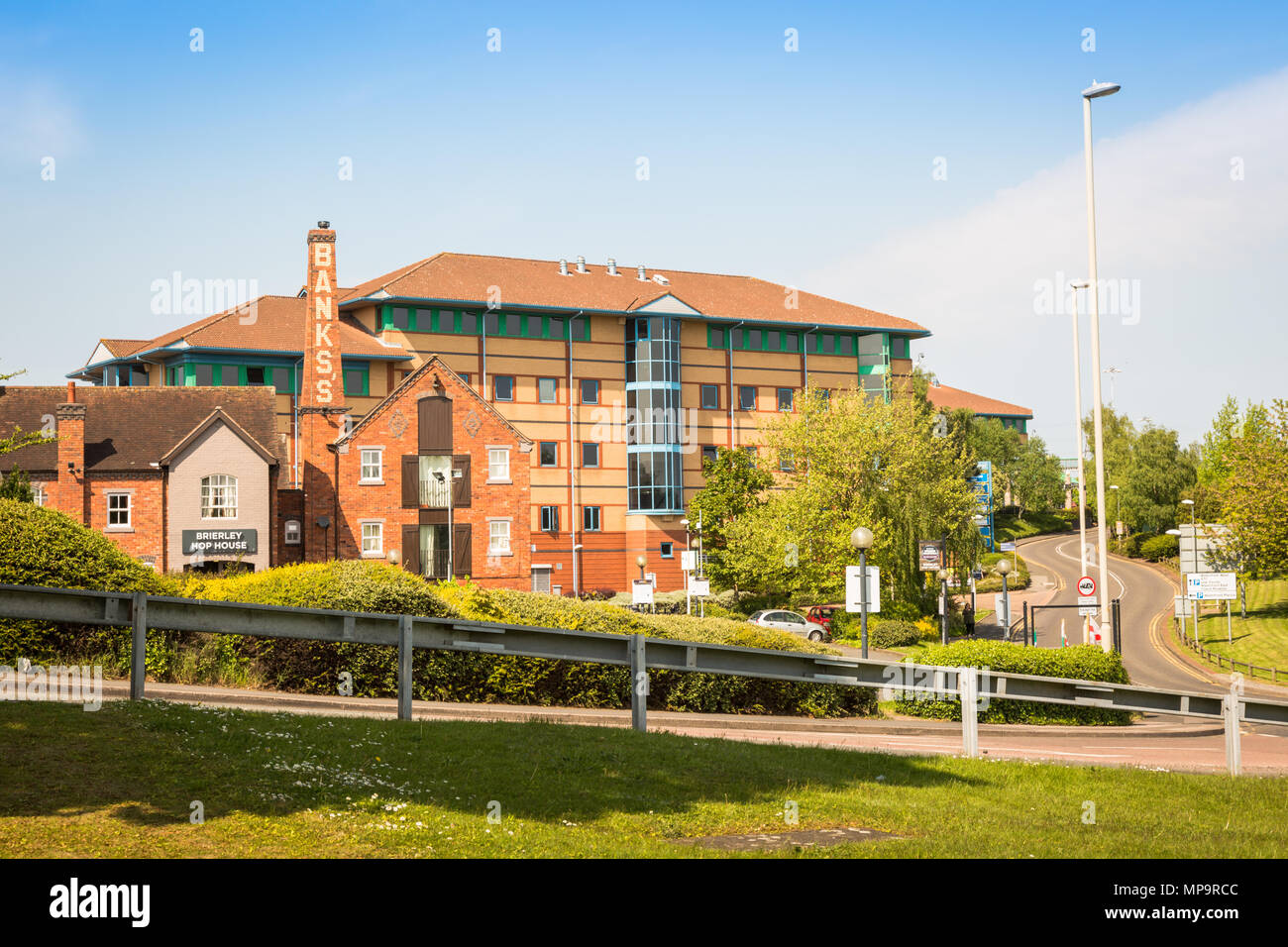 Bürogebäude auf der Uferpromenade am Brierley Hill, West Midlands, Großbritannien Stockfoto