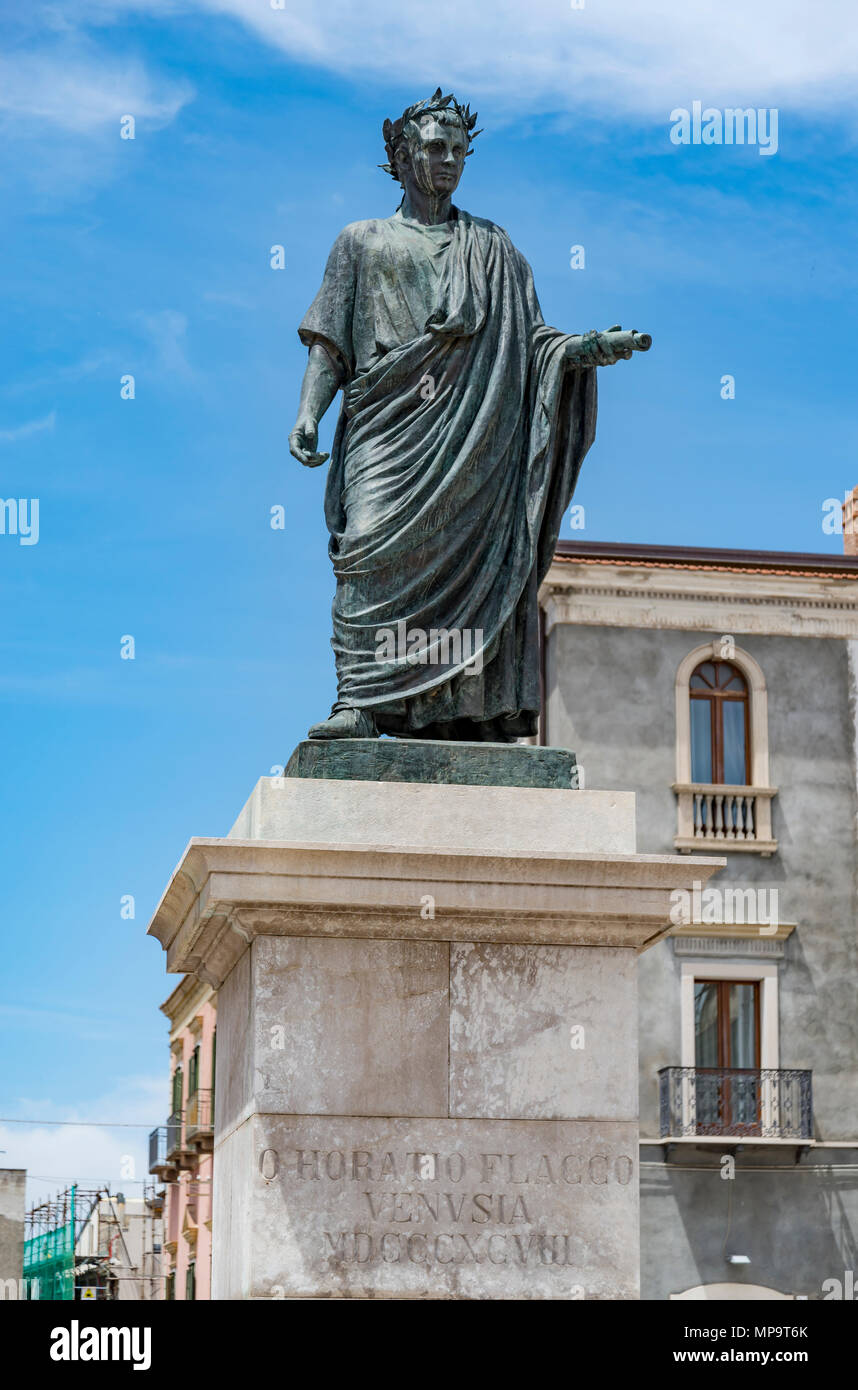 Statue von Horace in Venosa Stockfoto