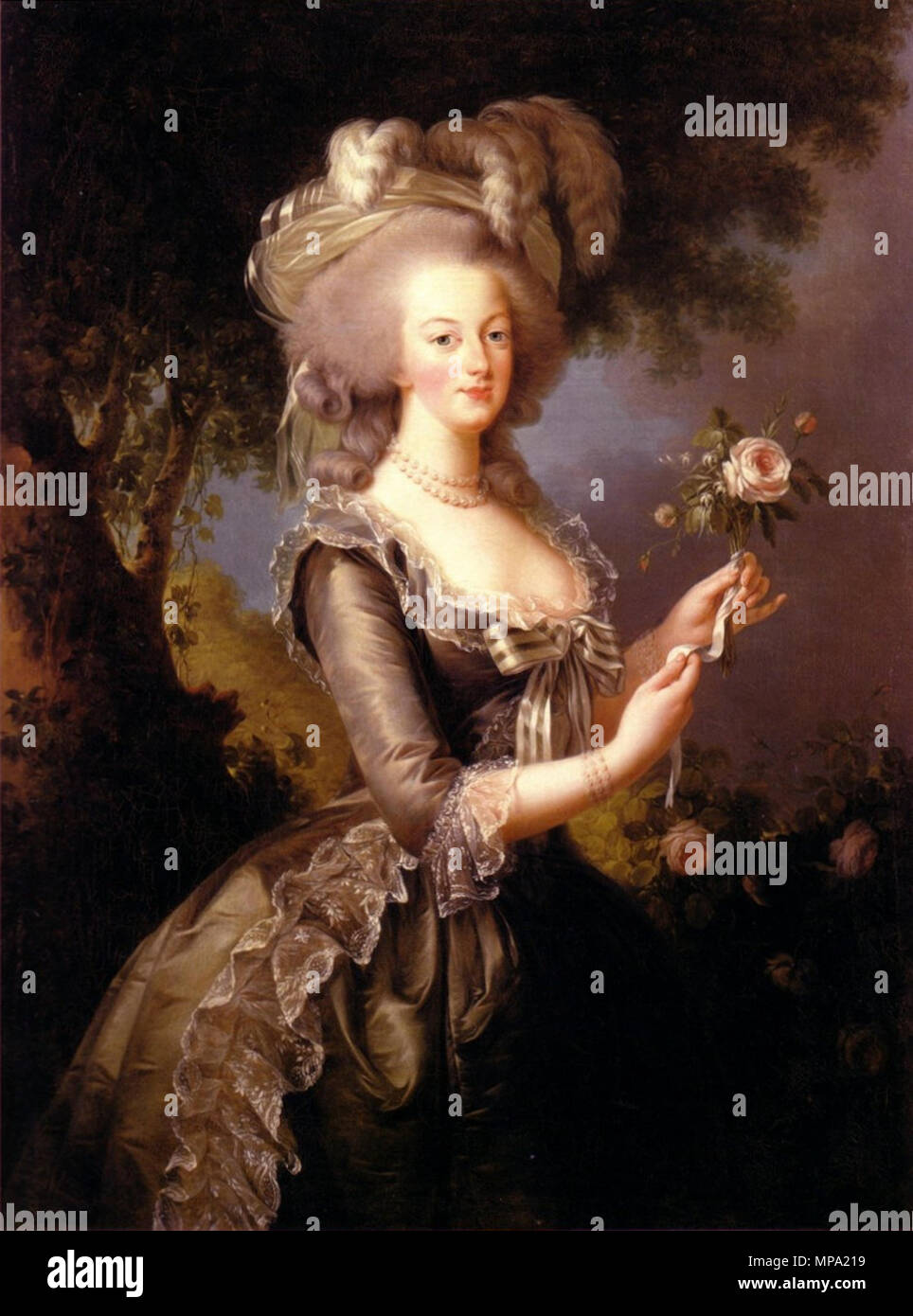 Französisch: Marie-Antoinette dit" à la Rose" marie-antoinette mit der Rose. Italiano: Questa versione del Ritratto di Maria Antonietta rispetto a quello del dipinto più famoso ein Versailles conservato con la Rosa è recentemente riapparso in Uno stato di conservazione migliore. Il presente ritratto si Pensa fosse appartenuto al Grand aumônier (Grande elemosiniere) della Regina, Monseigneur De Fontanges, Marie-Antoinette: Bilder d'un Destin, di Xavier Lachs, 2005. 1783. 860 Marie Antoinette nach 5 Stockfoto