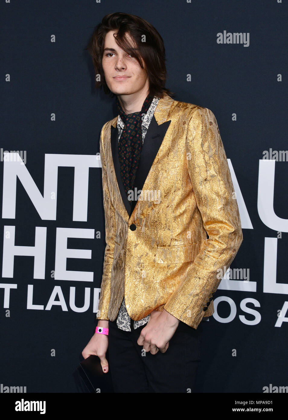 Dylan Brosnan 188 an der 'Saint Laurent Im Palladium" in Los Angeles. 10. Februar 2016. Dylan Brosnan 188 - - - - - - - - - - - - - Red Carpet Event, Vertikal, USA, Filmindustrie, Prominente, Fotografie, Bestof, Kunst, Kultur und Unterhaltung, Topix Prominente Fashion/Vertikal, Besten, Event in Hollywood Leben - Kalifornien, Roter Teppich und backstage, USA, Film, Stars, Film Stars, TV Stars, Musik, Promis, Fotografie, Bestof, Kunst, Kultur und Unterhaltung, Topix, drei Viertel, vertikal, eine Person aus dem Jahr 2016, Anfrage tsuni@Gamma-USA.com Stockfoto