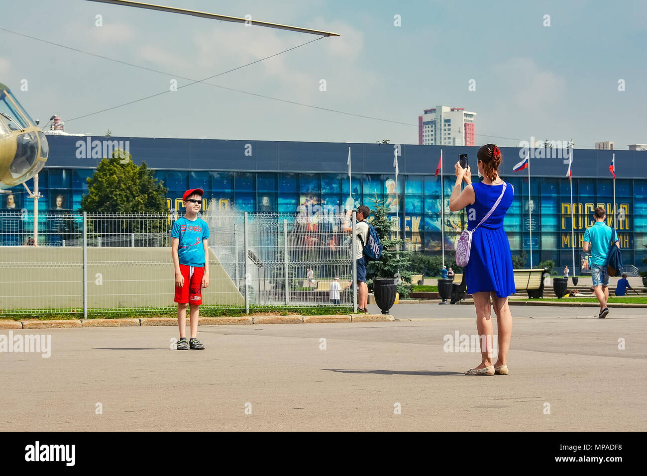 Russland, Moskau, 11. Mai 2018. Die Menschen sind auf Messegelände vdnh fotografiert. Stockfoto