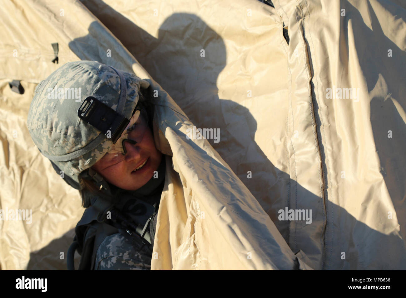 76Th Infantry Brigade Combat Team, Nighthawks, Setup im Operations Center Samstag, 8.April 2017 in Vorbereitung der Frühjahrstagung des Feld Training Übung bis zu einem Joint Readiness Training Center rotation. ( Stockfoto