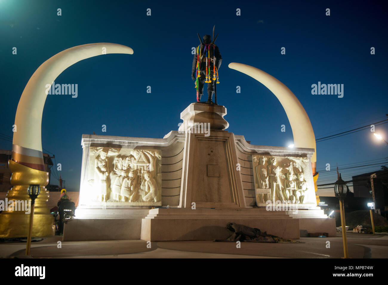 Die phaya Surin Elephant Squarel Pakdee Denkmal oder in der Stadt Surin im Isaan in Thailand. Thailand, Isan, Surin, November, 2017 Stockfoto