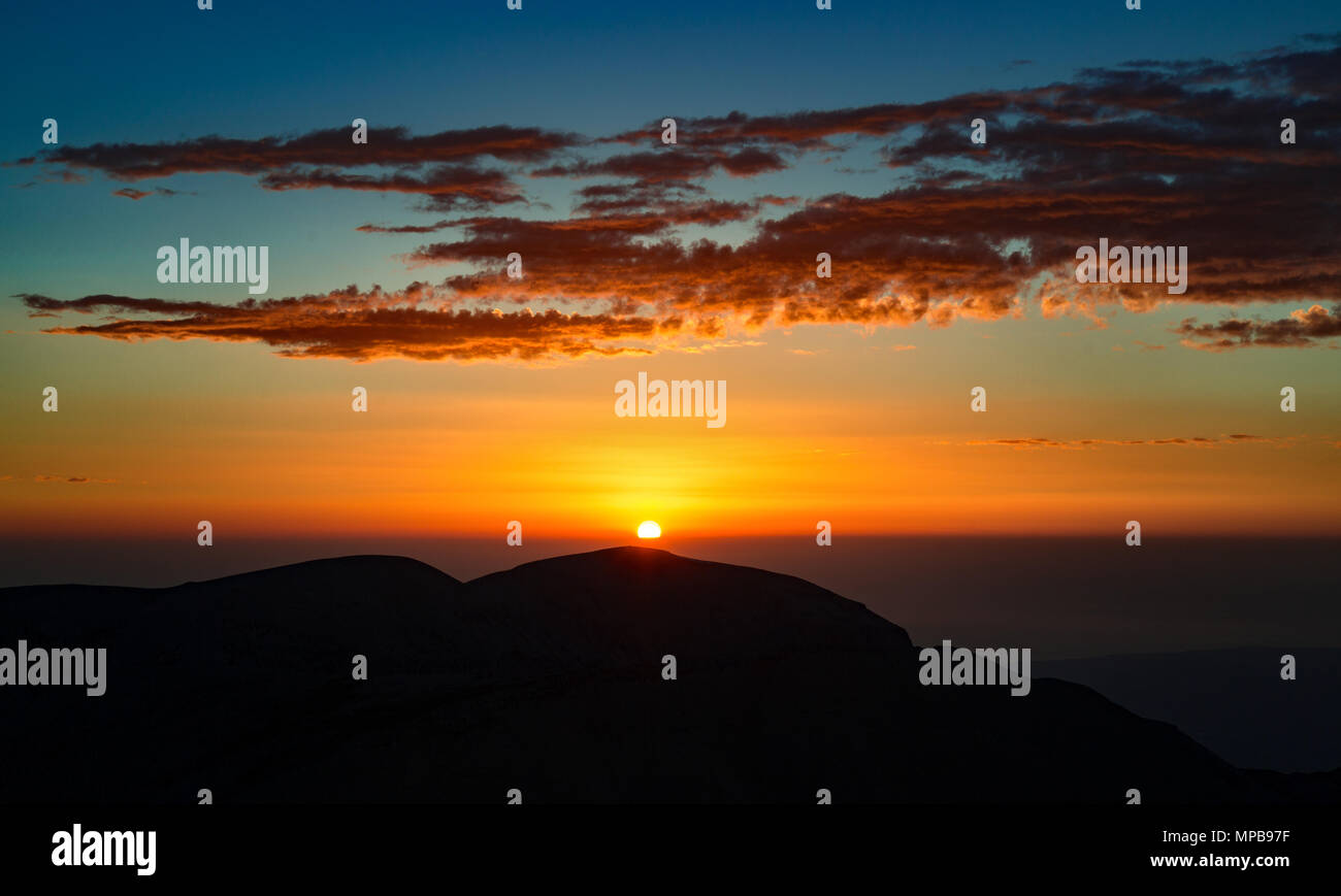 Sonnenaufgang auf der Adria von der Oberseite der Majella. Abruzzen Stockfoto