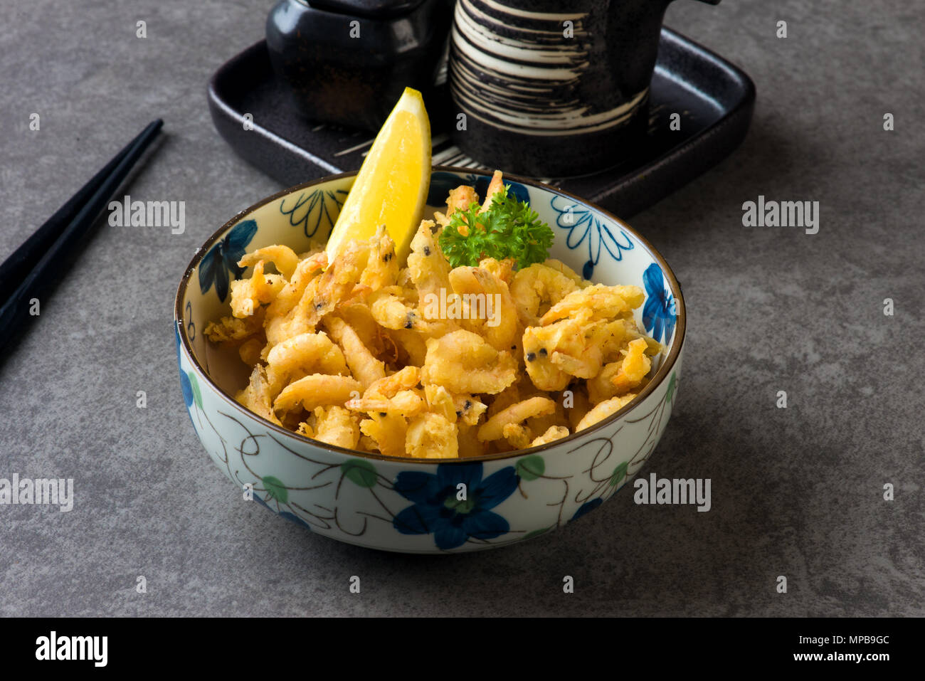 Koebi karaage Japanische frittierte kleine Garnelen Stockfoto