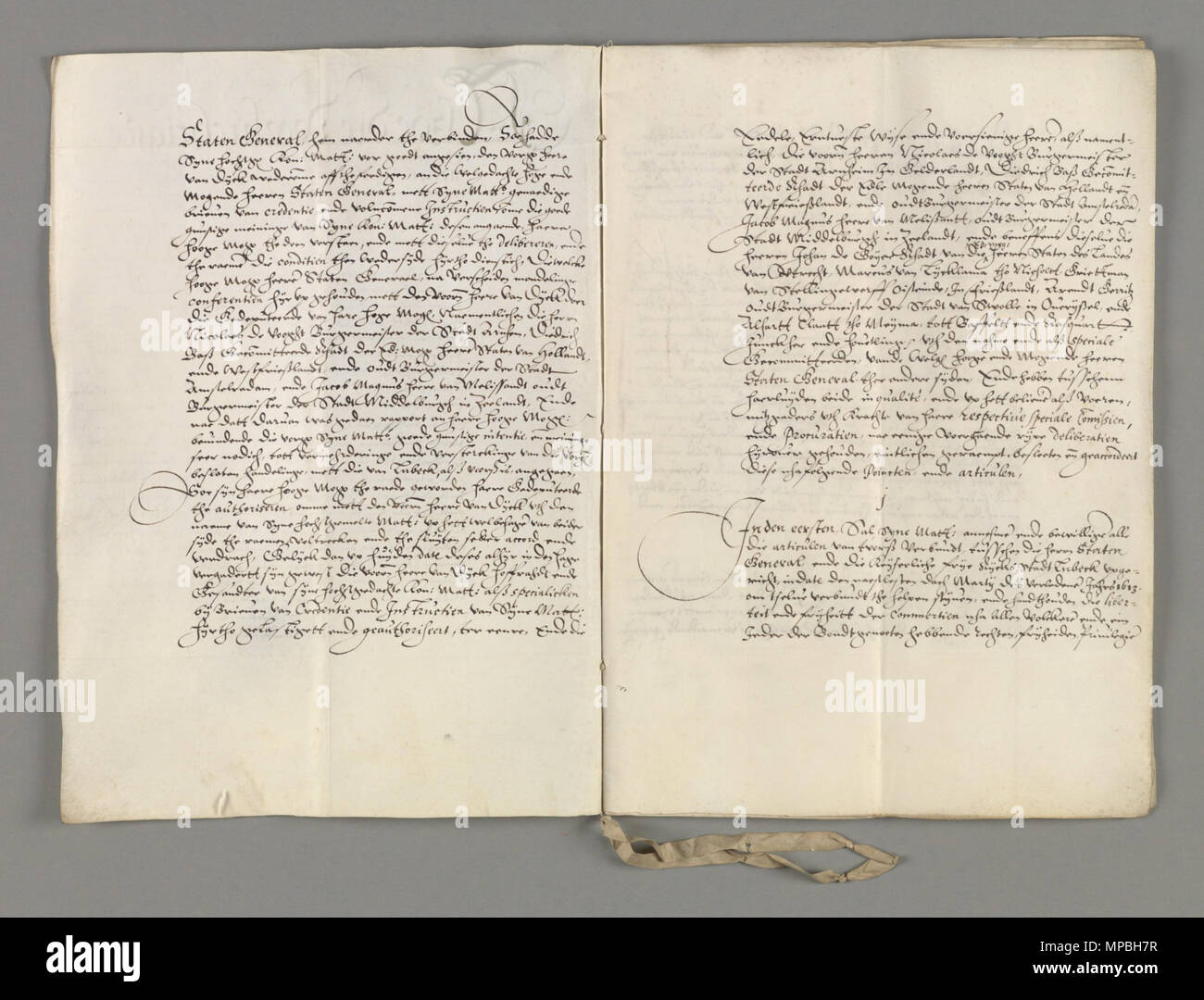 . Zertifikat des Vertrags in Den Haag zwischen den Mitgliedstaaten allgemein und der König von Schweden der zweite Artikel des Vertrags von 5. April zu klären. 1614. 5. April 1614. 931 NL-HaNA 1.01.02 12585.1 01 Tractaat Vriendschapsverdrag Schweden 1614 03. Stockfoto