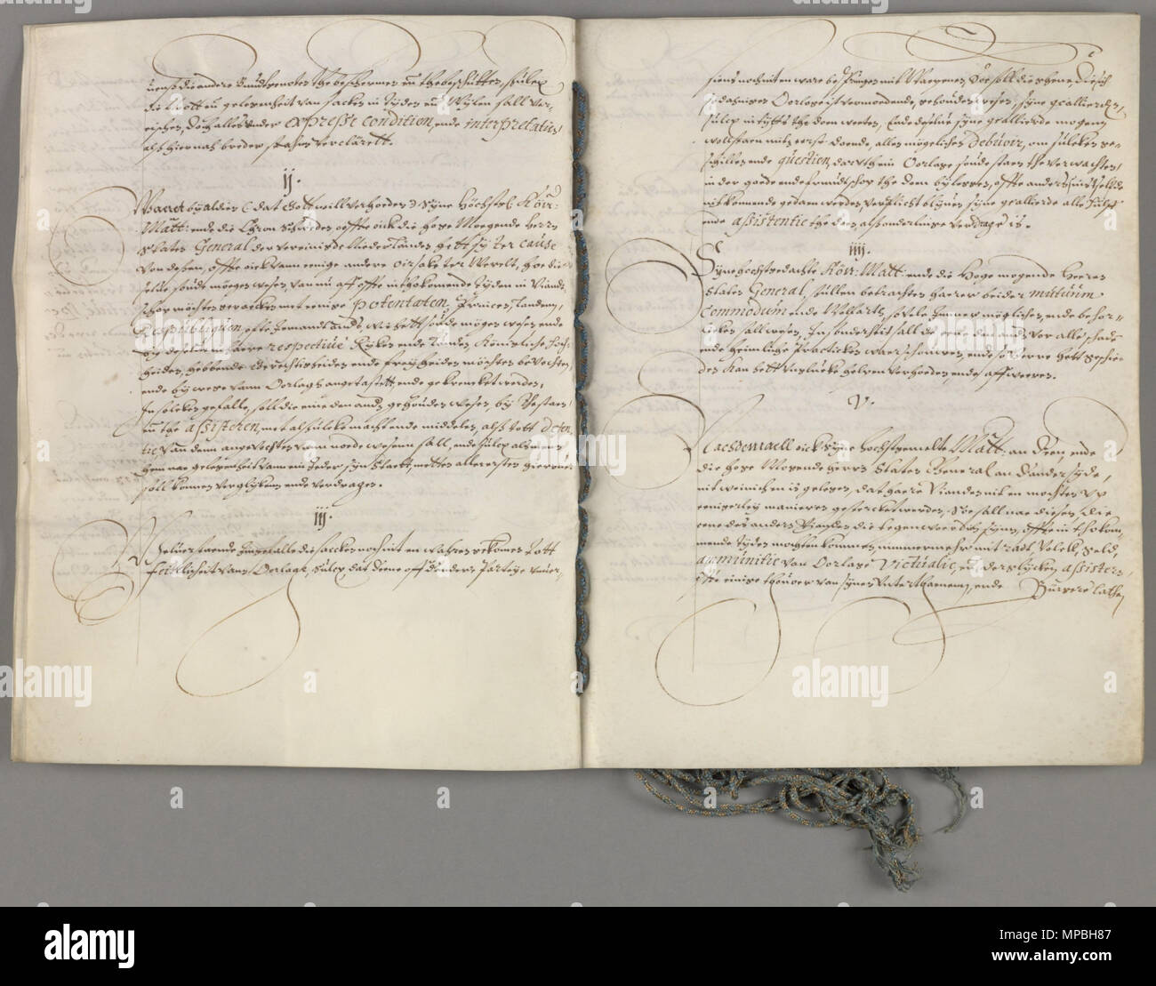 . Die Ratifizierung des Vertrags in Den Haag zwischen den Mitgliedstaaten allgemein und der König von Schweden der zweite Artikel des Vertrags von 5. April zu klären. 1614. 28. Juli 1614. 931 NL-HaNA 1.01.02 12585.1 B01 Ratificatie Vriendschapsverdrag Schweden 1614 05. Stockfoto