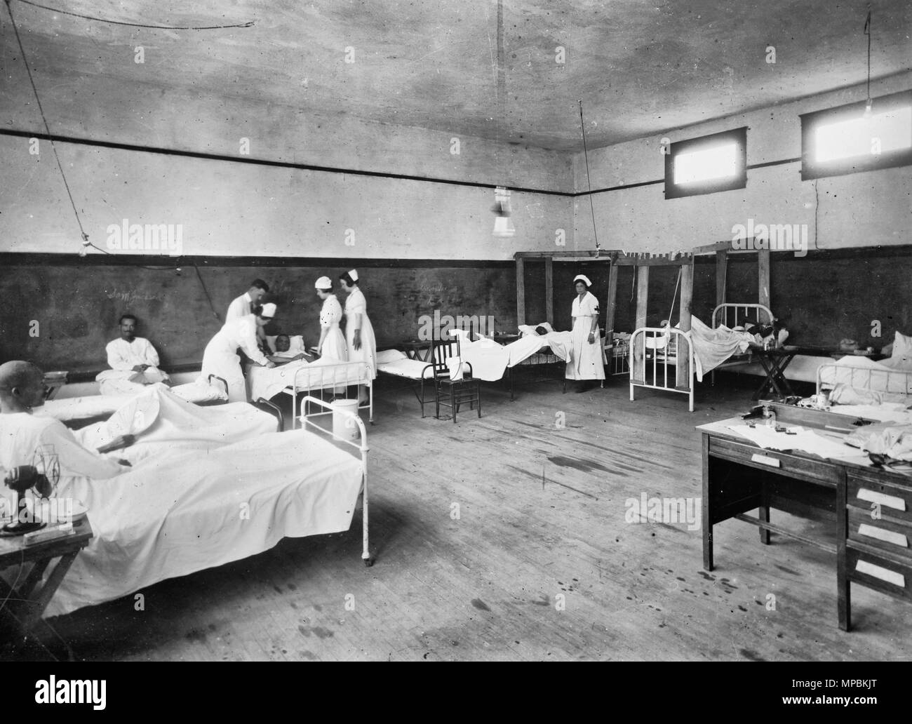 Chirurgische Station 1, im Roten Kreuz Krankenhaus nach dem Rennen Aufstand im Juni 1921, Tulsa, Oklahoma Stockfoto