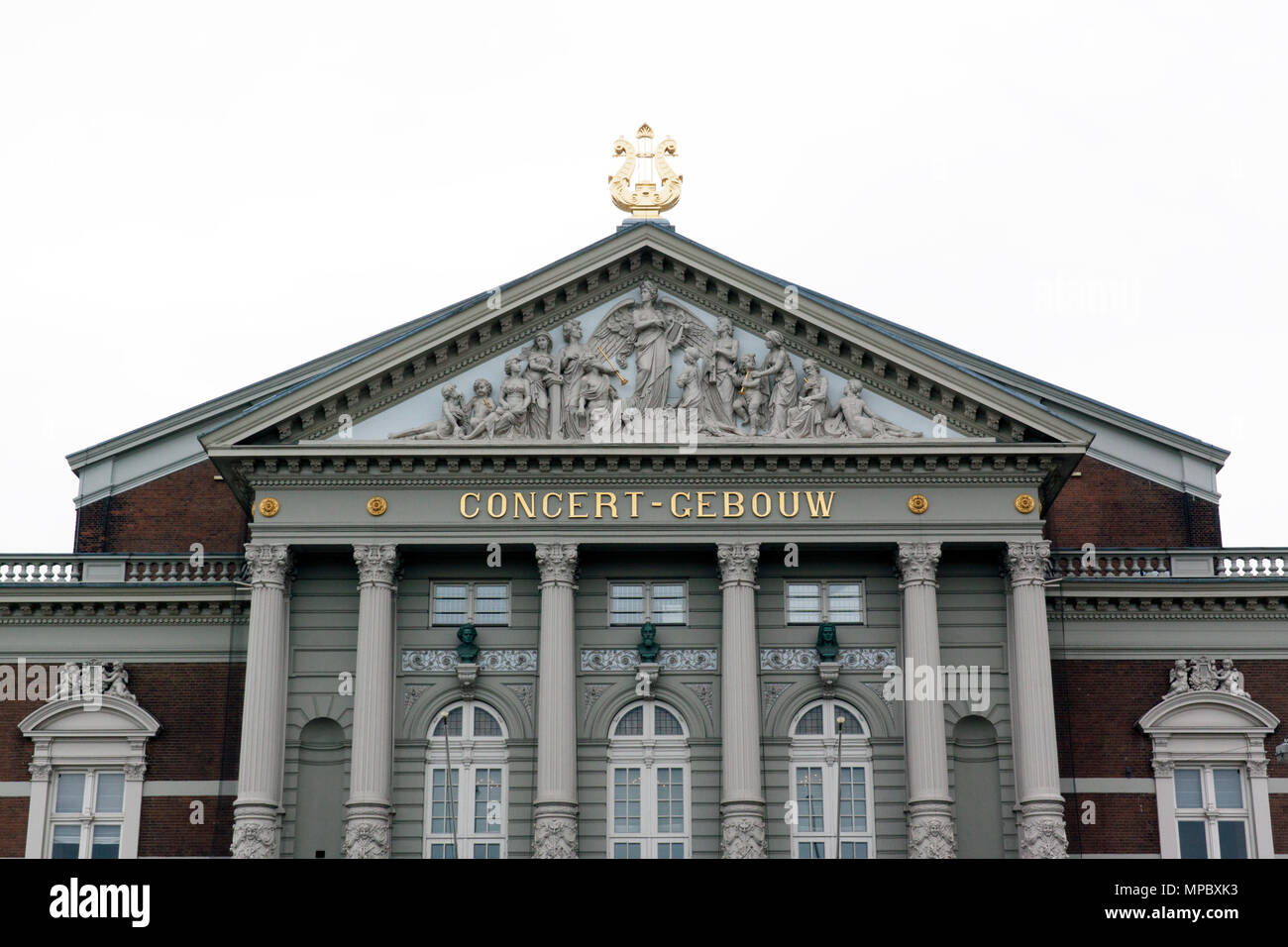 Amsterdam, Niederlande - Februar 28,2015: Die Royal Concert Hall ist ein Gebäude mit mehreren Konzerthallen. Das Gebäude ist die Heimat der königlichen Con Stockfoto