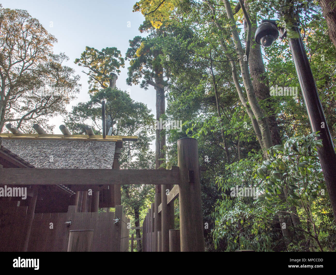 Sicherheit Kamera bei Taka-no-miya untergeordnete Schrein, Geku, Ise Jingu, Mie, Japan Stockfoto