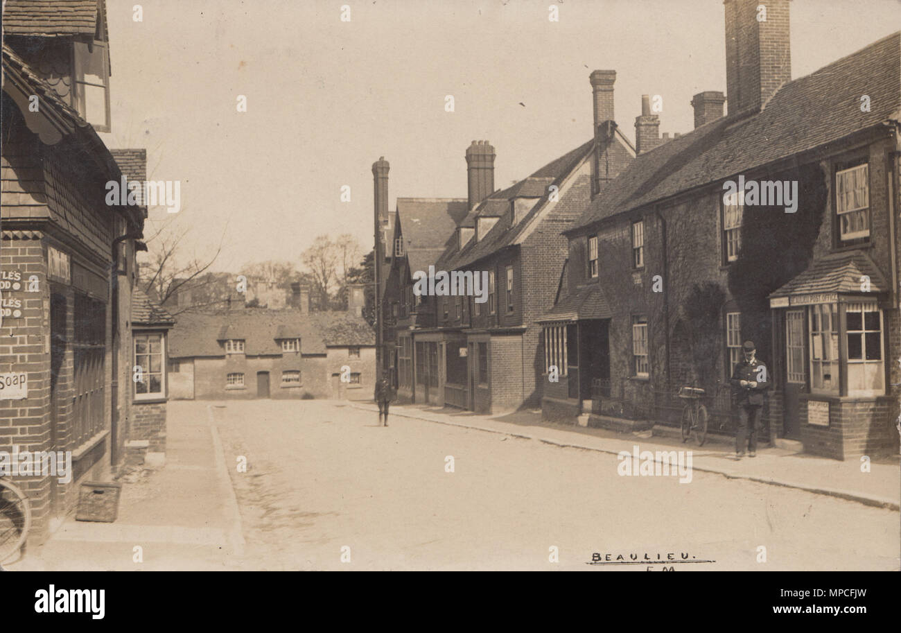 Vintage echten Foto von Beaulieu Post und der Briefträger in 1909, Hampshire, England, Großbritannien Stockfoto