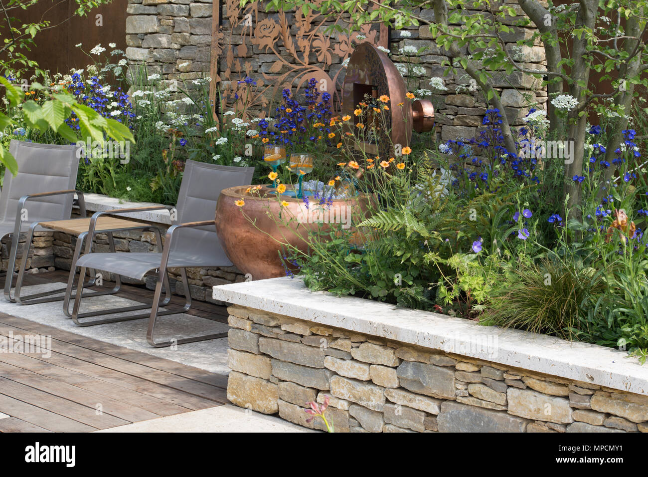 Den stillen Pool Gin Garten. Designer: David Neale. Auftragnehmer: NealeRichards Garten Design. Sponsor: Silent Pool Brennereien Stockfoto