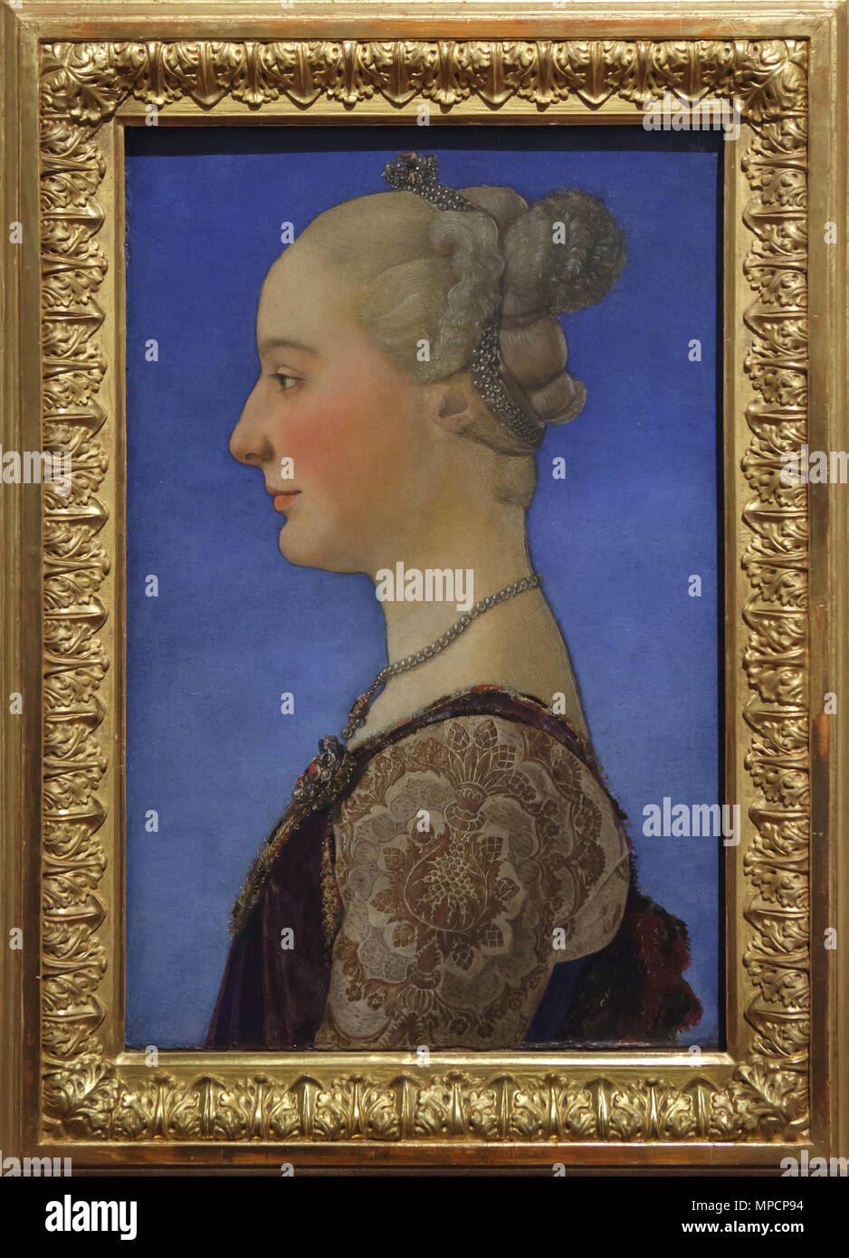 Bildnis einer Dame (1480) von der italienischen Renaissance Maler Piero Del Pollaiuolo auf Anzeige in den Uffizien (Galleria degli Uffizi) in Florenz, Toskana, Italien. Stockfoto