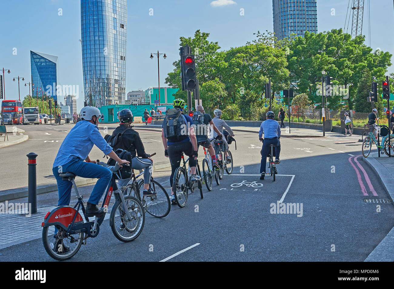 Radfahrer Ampel Großbritannien Stockfoto