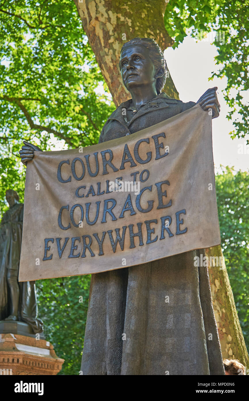 Statue von Millicent Fawcett, führenden womans suffragist und die Stimmen für Frauen Mitkämpfer im Parlament Square London Stockfoto
