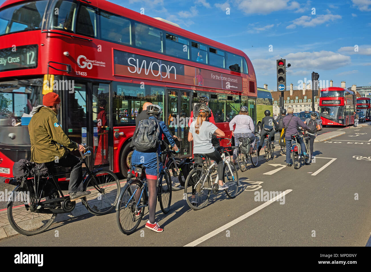 Radfahrer Ampel Großbritannien Stockfoto