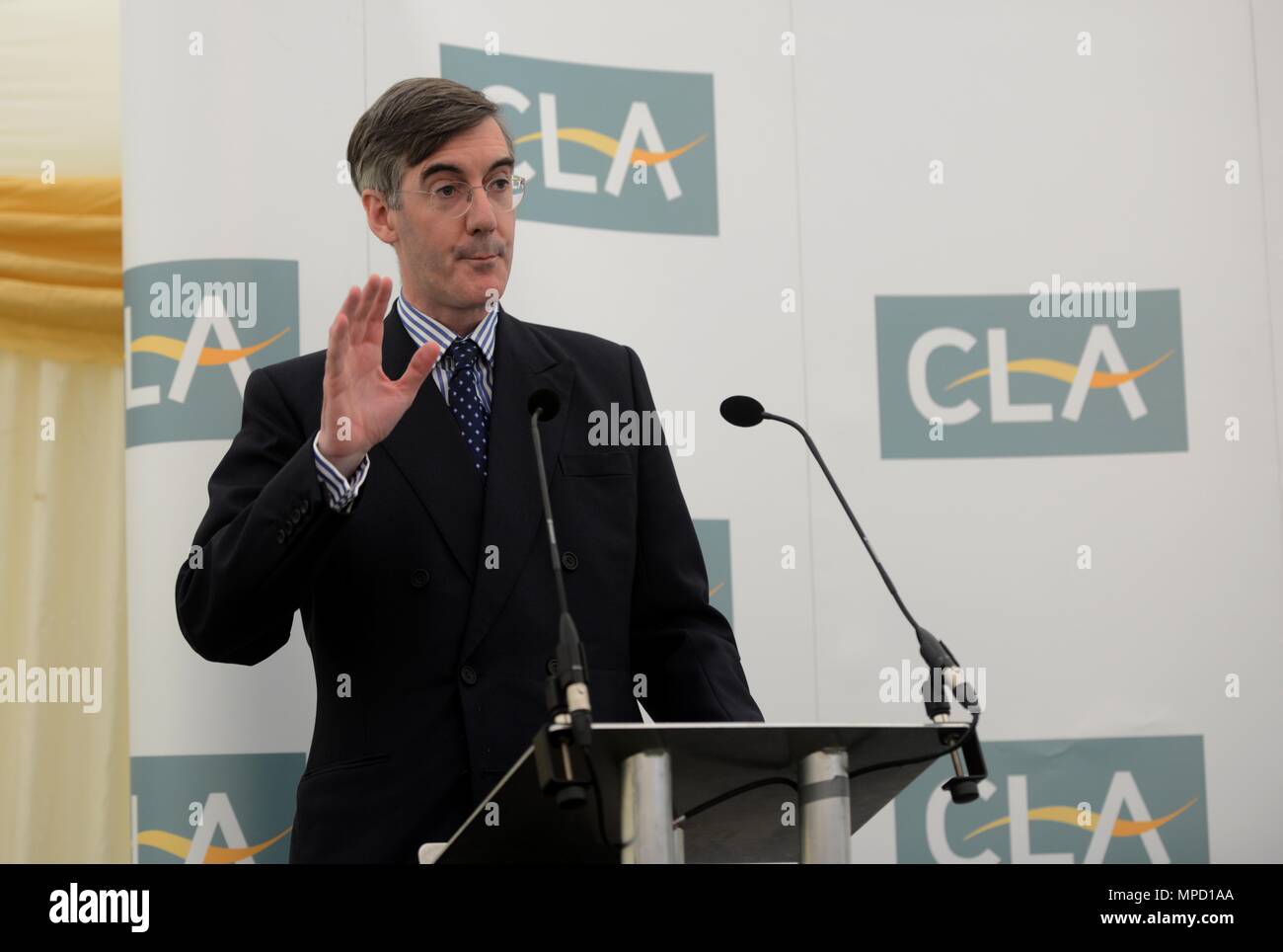 CLA Frühstück in der Badewanne und West Show MP Jakob Rees Mogg Gespräche Stockfoto