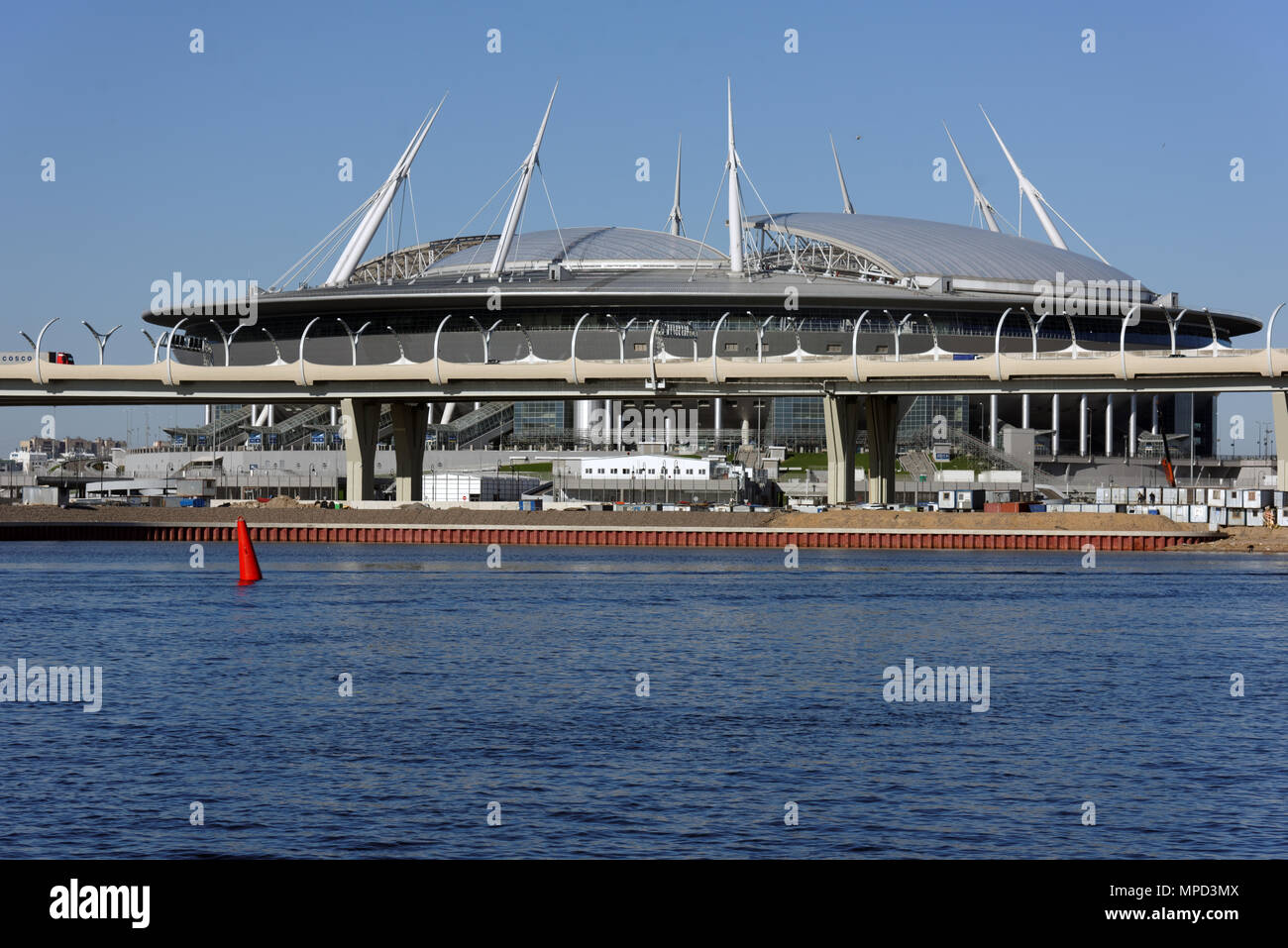 St. Petersburg, Russland - Mai 10, 2018 :: Blick auf das Stadion Piter Arena einen Monat vor Beginn der FIFA WM 2018. Das erste Match der Wm auf der stadi Stockfoto