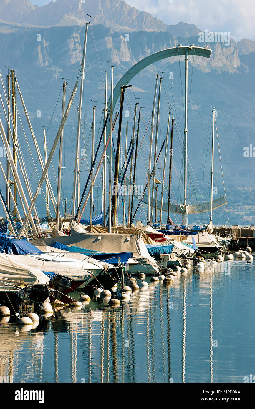 Lausanne, Schweiz - 26. August 2018: Marina und Yachten im Genfer See Lausanne, Ouchy Fischerdorf, Schweiz Stockfoto