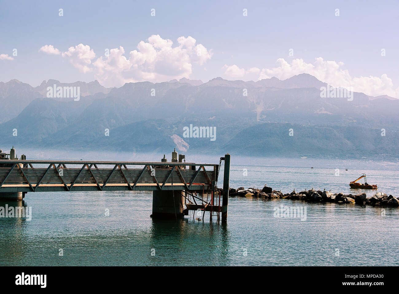 Lausanne, Schweiz - 26. August 2018: Pier am Genfer See Promenade in Lausanne, Schweiz Stockfoto