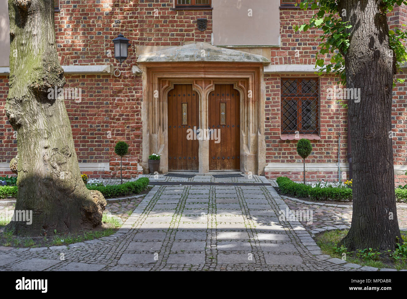 Die zweiseitige Gotischen Tore der ehemaligen gotischen Kirche St. Anna auf piasek Breslau Breslau Stockfoto
