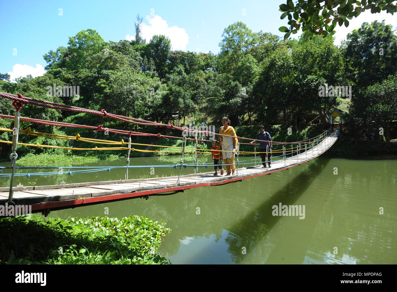Bandarban, Bangladesch - Oktober 01, 2010: Die Hängenden Brücke an meghla in Bandarban Stadt ist als eines der attraktivsten Reiseziele angesehen Stockfoto