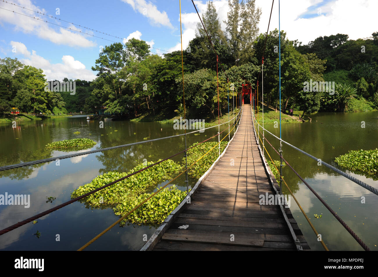 Bandarban, Bangladesch - Oktober 01, 2010: Die Hängenden Brücke an meghla in Bandarban Stadt ist als eines der attraktivsten Reiseziele angesehen Stockfoto