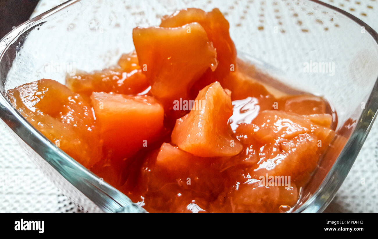Quitten Marmelade im Glas Schale türkisches Frühstück essen Stockfotografie  - Alamy