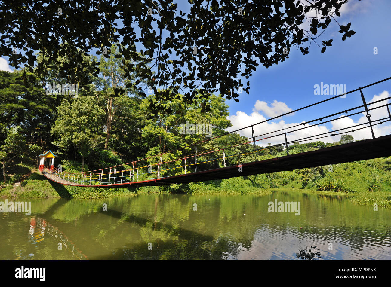 Bandarban, Bangladesch - Oktober 01, 2010: Die Hängenden Brücke an meghla in Bandarban Stadt ist als eines der attraktivsten Reiseziele angesehen Stockfoto