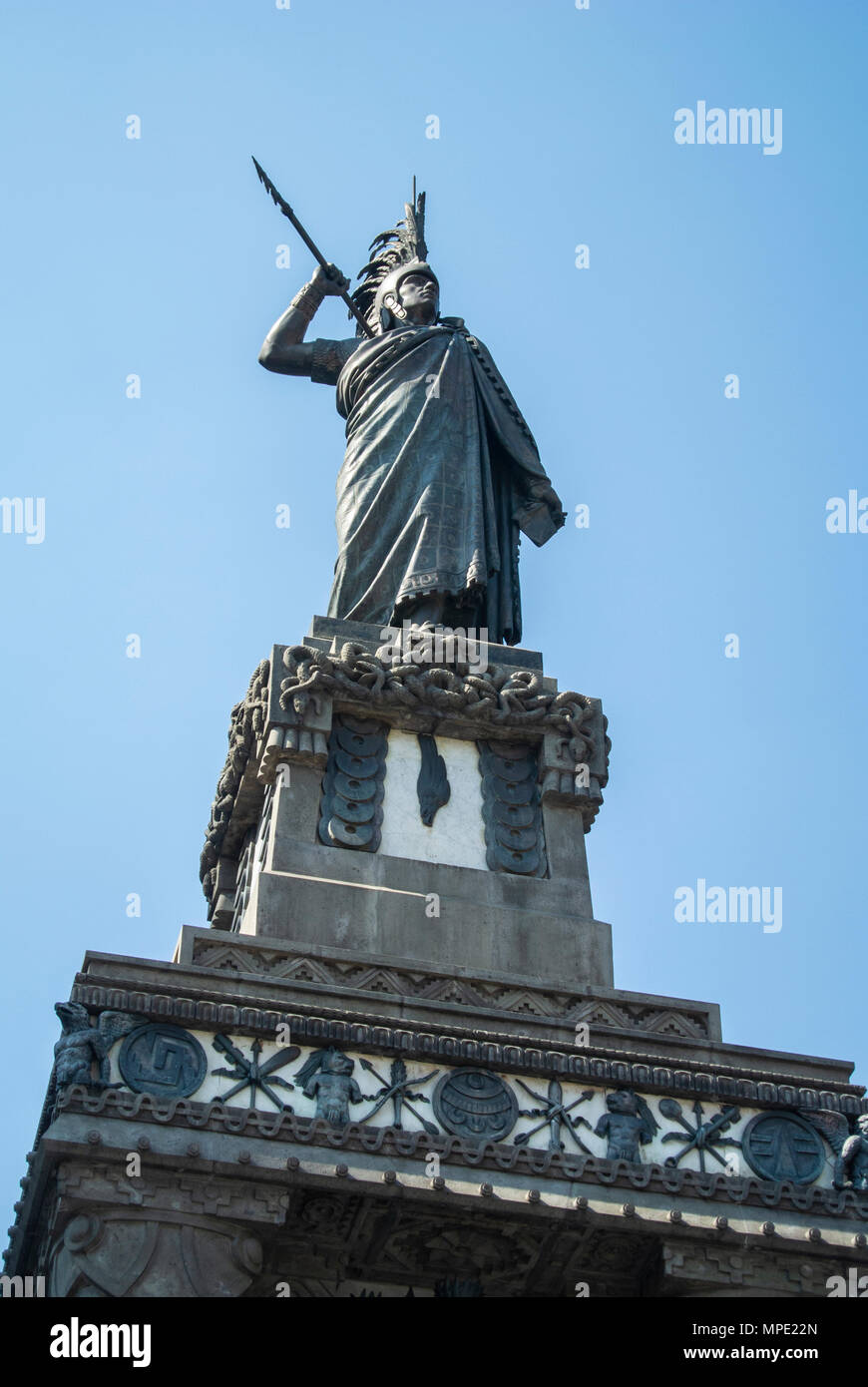 Statue von cuauhtémoc am Paseo de la Reforma, Mexico City Stockfoto