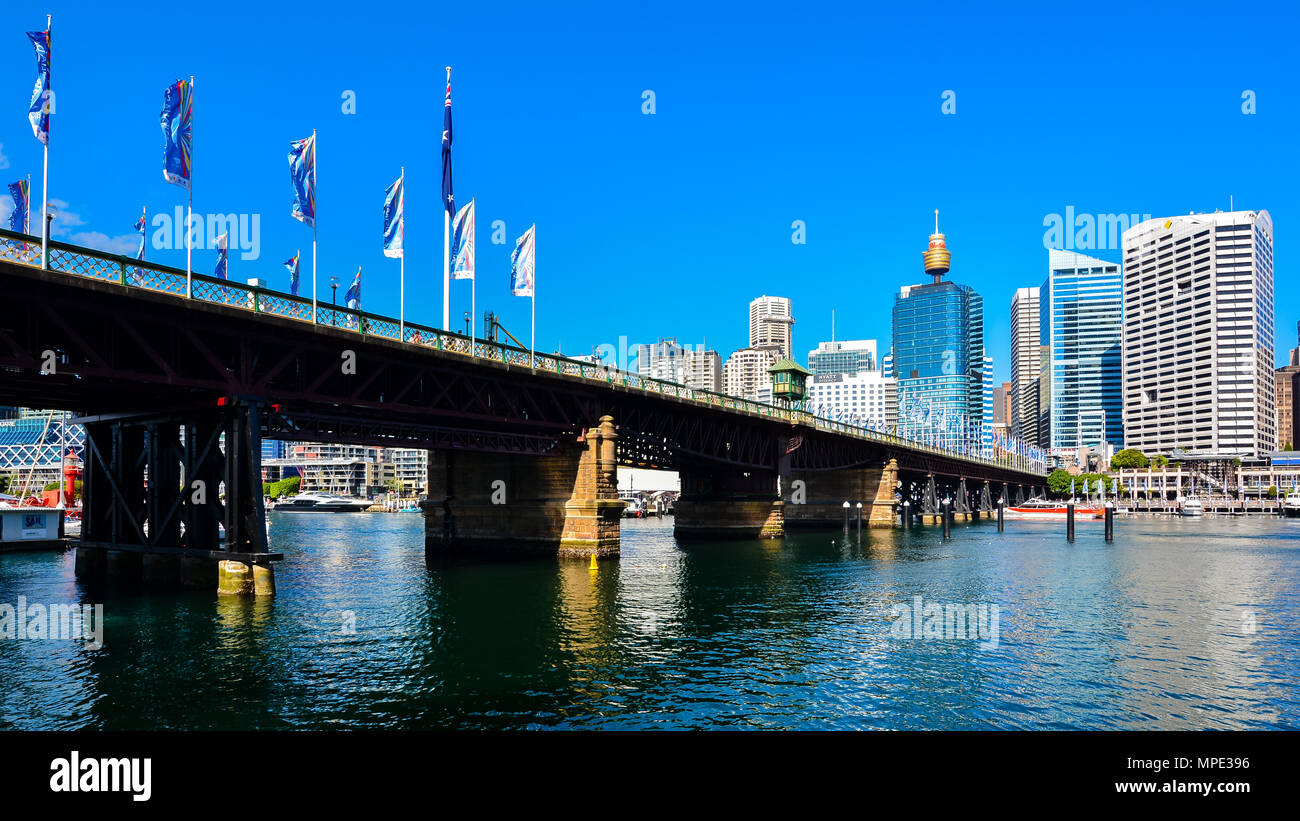 Pyrmont Bridge spanning Darling Harbour, Sydney, Australien. Stockfoto