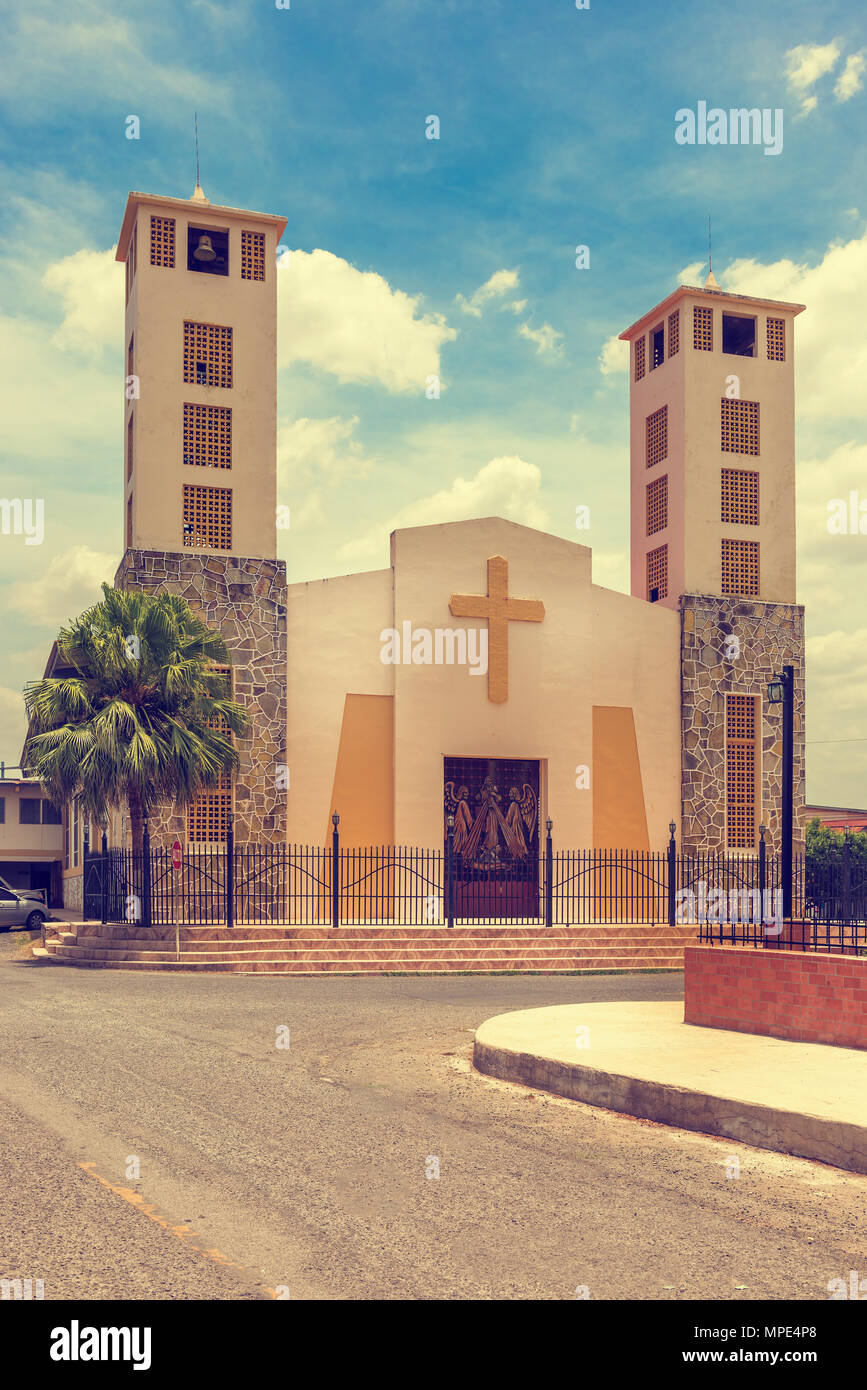 Fassade der katholischen Kirche in der kleinen Stadt von Ocu in Azuero Halbinsel in Panama. Stockfoto