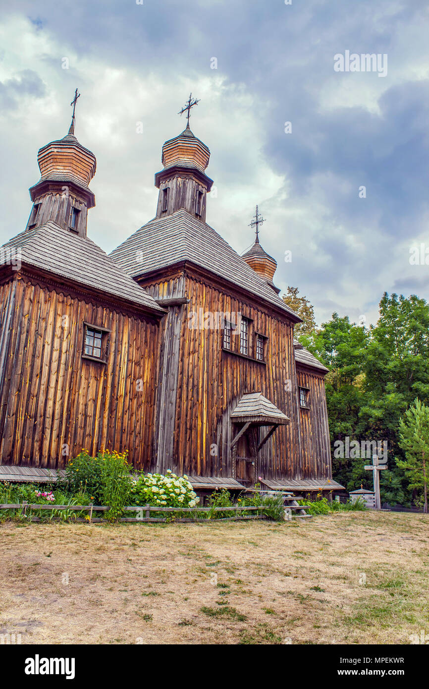 Bild von Holz- Kuppeln der Orthodoxen Kirche Stockfoto