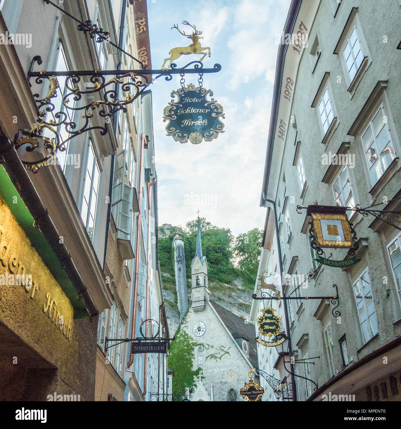 Elegante Straße in Salzburg, Österreich Stockfoto