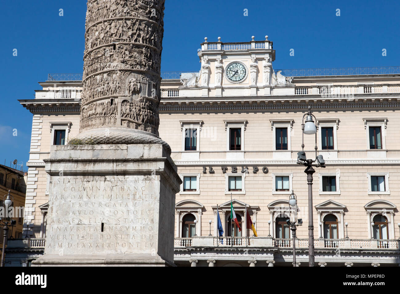 Tajan Spalte in eckigen edifice Website von Il Tempo Zeitung. Rom Italien Stockfotografie Alamy