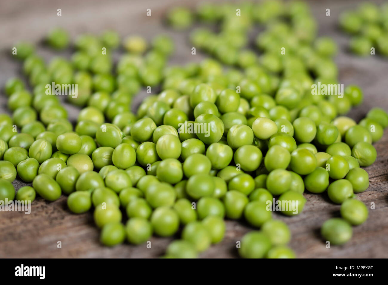 Pea Körner auf dem Boden Stockfoto