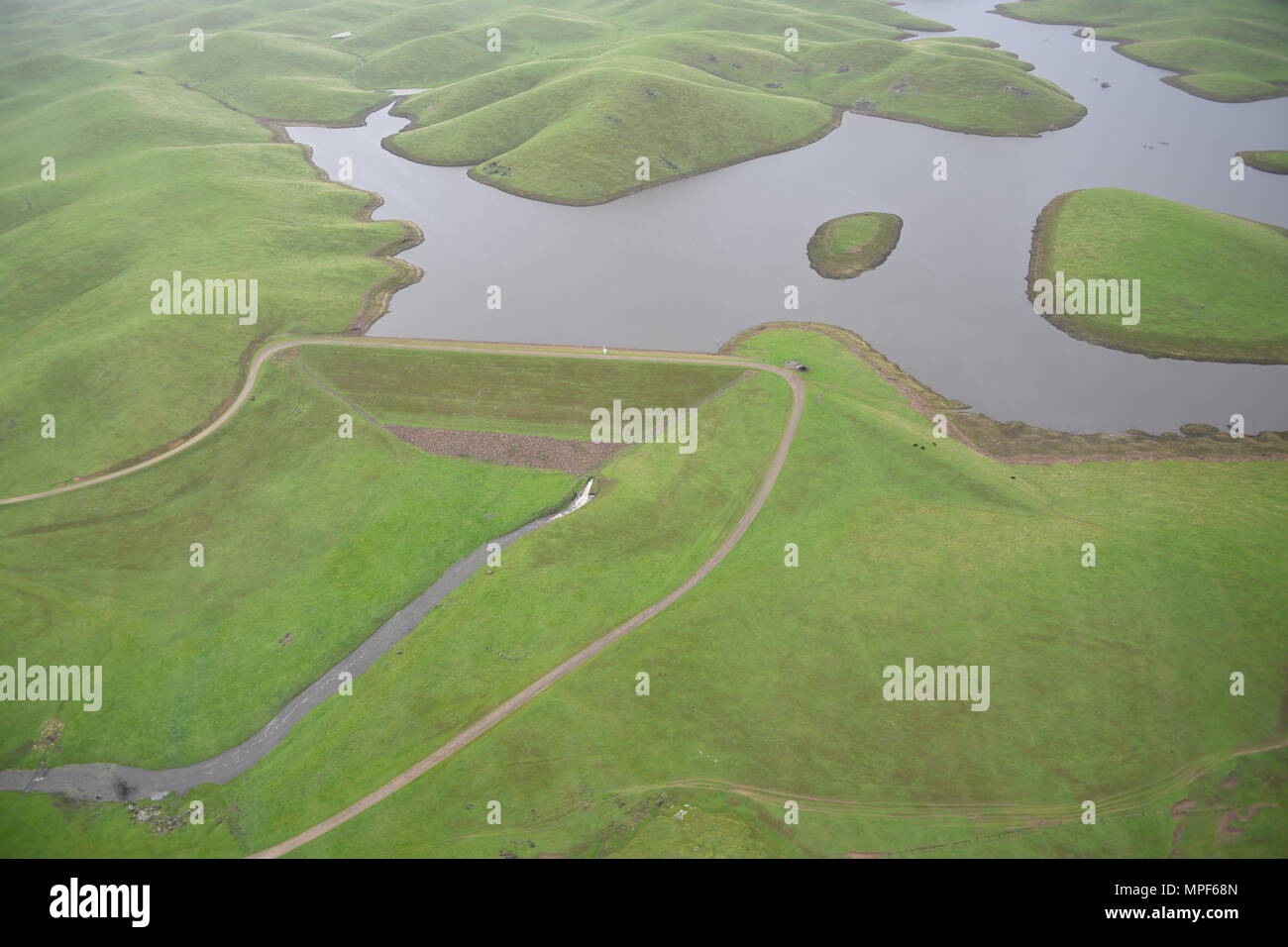 Luftaufnahme von Hochwasserschäden und Bewertung von UH-72Pilotted von Chief Warrant Officer Shaun Hollins und Chief Warrant Officer Scott Englebrick mit Video surveillence durchgeführt von Sergeant First Class Marty Ortiz. Stockfoto