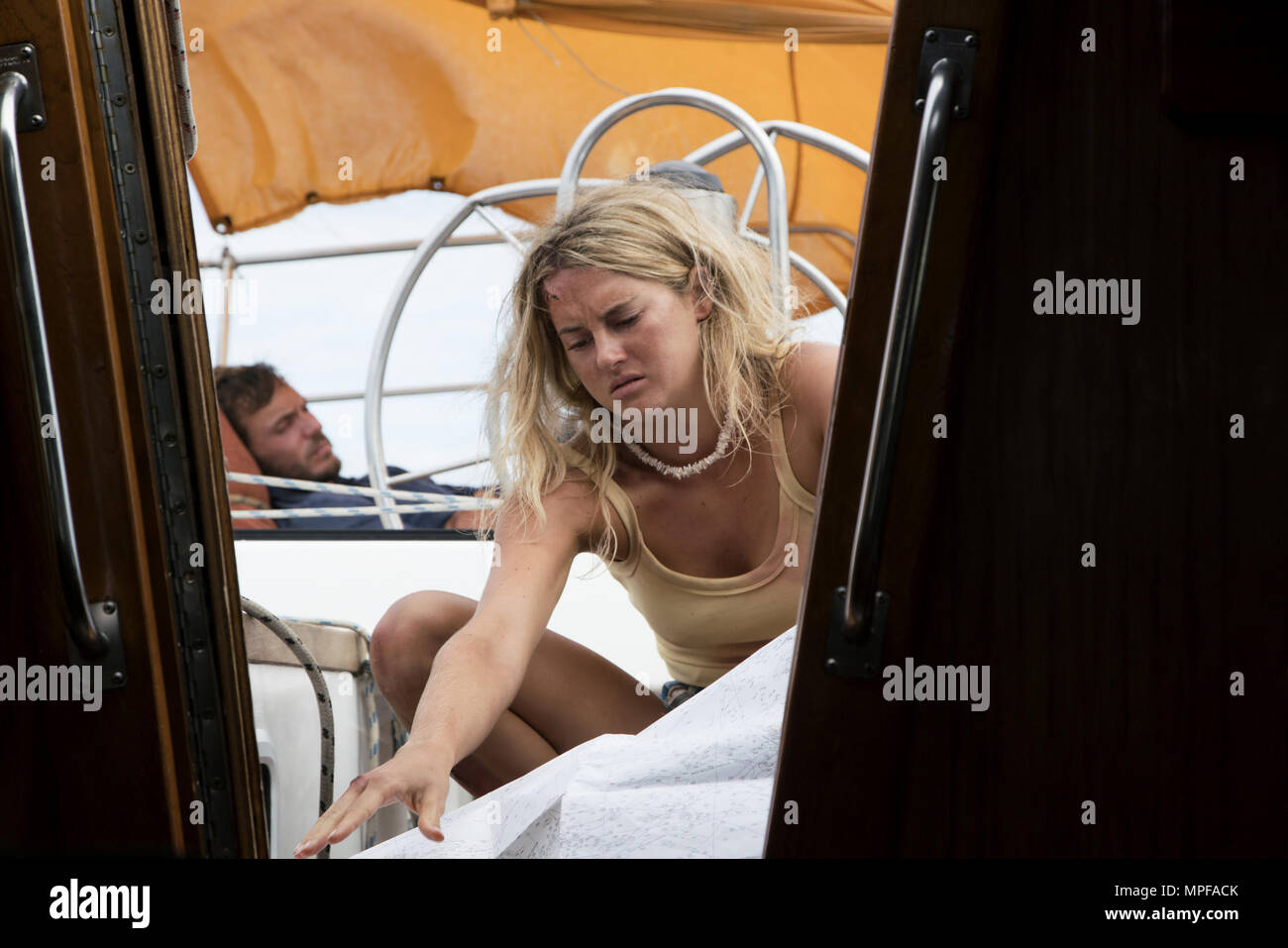 Erscheinungsdatum: Juni 1, 2018 Title: Hilflos STUDIO: STXfilms Regie: Baltasar Kormakur PLOT: Basierend auf der wahren Geschichte des Überlebens, der Wahrscheinlichkeit eines jungen Paares Begegnung führt Sie zuerst zu lieben, und dann auf das Abenteuer ihres Lebens, als sie eine der katastrophalsten Hurrikane in der aufgezeichneten Geschichte. In den Hauptrollen: SAM CLAFLIN als Richard Sharp, SHAILENE WOODLEY als Tami Oldham. (Bild: © STXfilms/Entertainment Bilder) Stockfoto