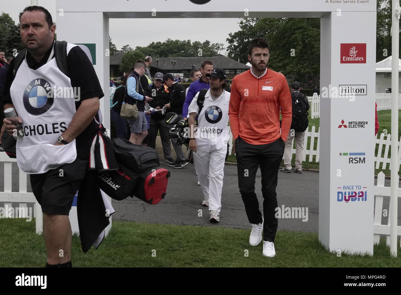 Wentworth, Surrey, UK, 23. Mai 2018 Michael Carrick und Teddy Sheringham ankommen auf dem ersten T-Stück am BMW ProAM Golf PGA Championship. Credit: Motofoto/Alamy leben Nachrichten Stockfoto