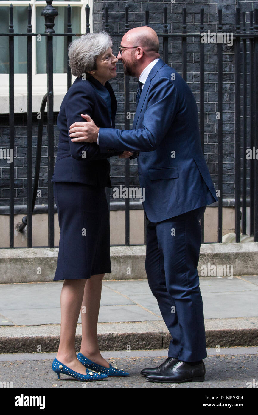 London, Großbritannien. 23 Mai, 2018. Premierminister Theresa May begrüßt belgischen Premierminister Charles Michel 10 Downing Street. Credit: Mark Kerrison/Alamy leben Nachrichten Stockfoto