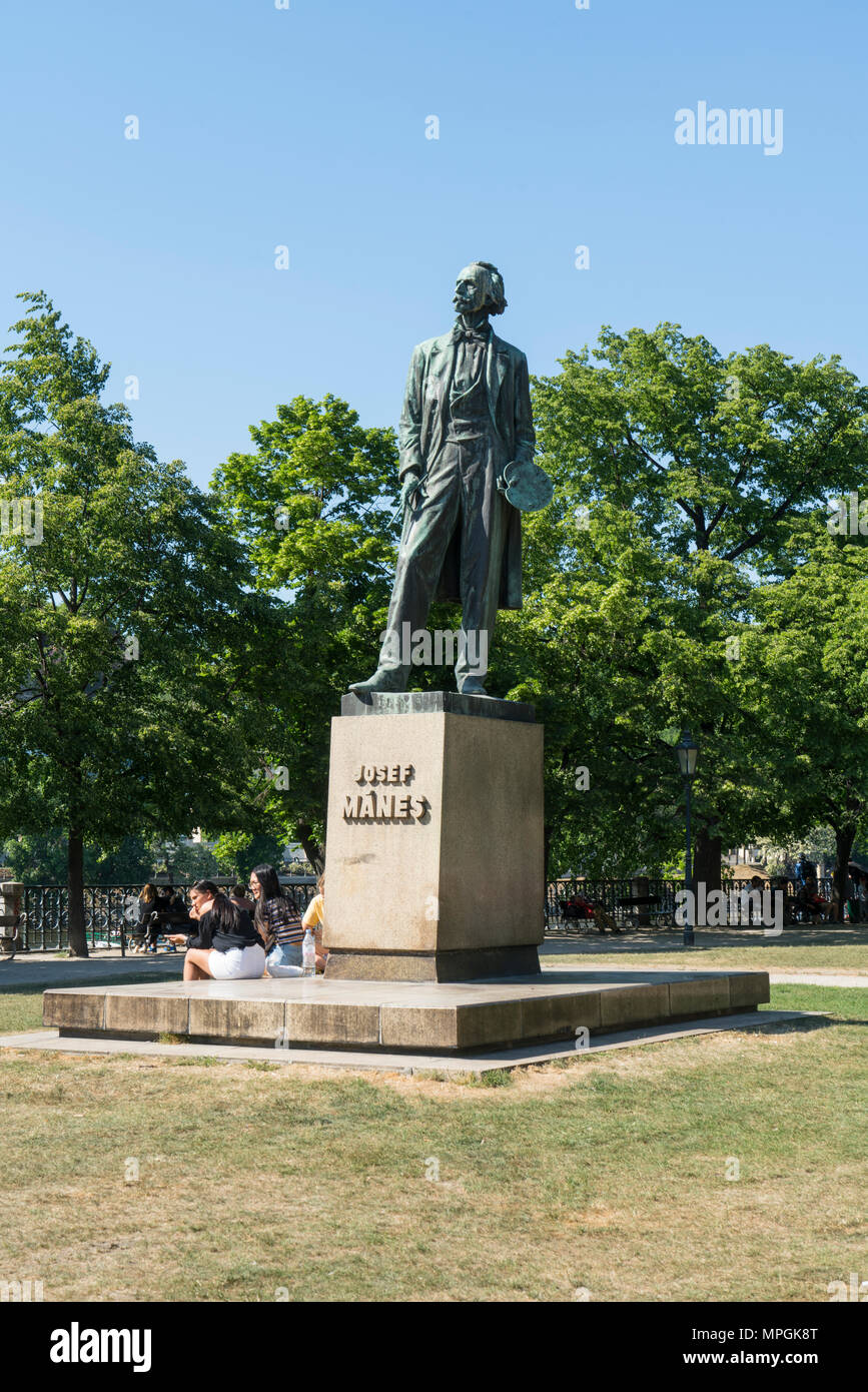 Eine Statue des tschechischen Malers Josef Mánes in einem Quadrat von Prag, Tschechische Republik Stockfoto