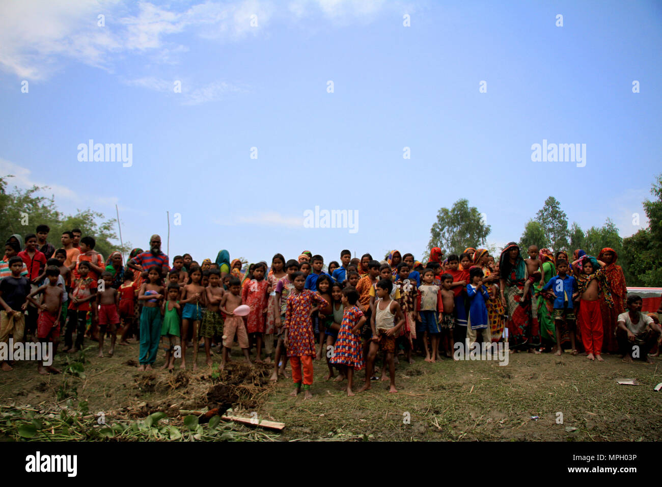 Bangladesch. Flut betroffenen Menschen in Bangladesch. Bangladesch hat jedes Jahr Hochwasser aufgrund der verheerenden Monsunregen, Flash-Flut und Anstieg der weltweiten Temperatur wie die Schmelzwasser aus dem Himalaya gelitten. Millionen Menschen sind betroffen und viele während der Flut in diesem Land getötet. Menschen leiden unter Nahrungsmittelknappheit, reines Trinkwasser, Krankheiten und viele von ihnen den Verlust ihrer Häuser, Vieh, Getreide und Sie gehen durch die katastrophale Situation während und nach dem Hochwasser. © REHMAN Asad/Alamy Stock Foto Stockfoto