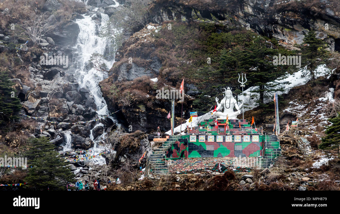 Lord Shiva Idol in der Nähe von neuen Baba Mandir auf der alten Seidenstraße, Sikkim, Indien Stockfoto