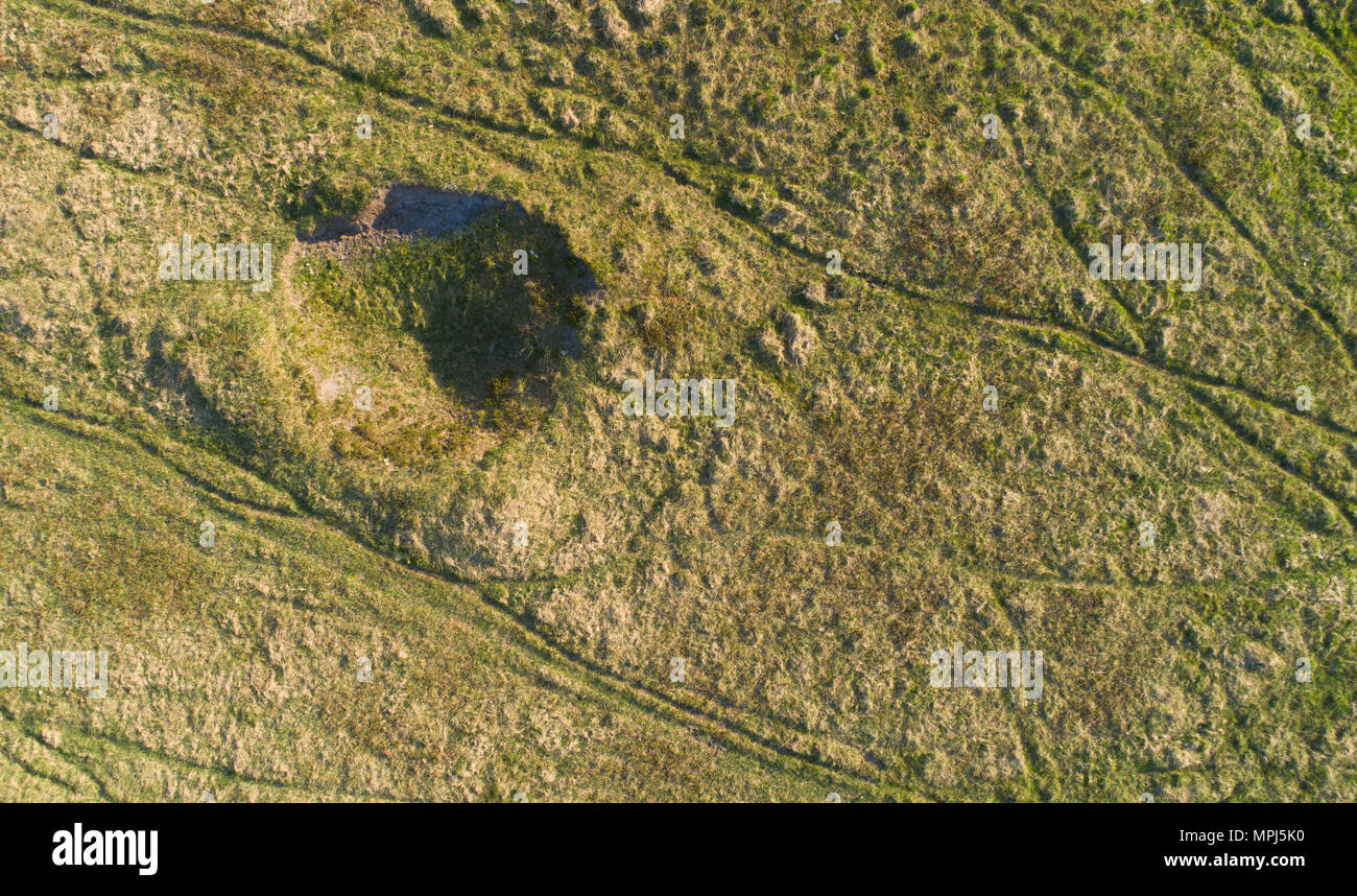 Krater links vom Abriss der deutschen Sprengstoff und Munition nach dem Ende des Zweiten Weltkrieges in Randbøl Hede, wo die deutsche Luftwaffe einen Flugplatz hatte Stockfoto