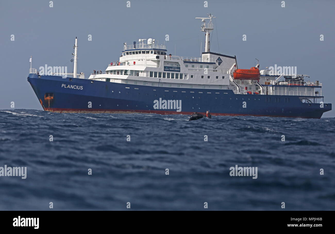 Plancius mit Zodiac Boot Kap Verde, Atlantik kann Stockfoto