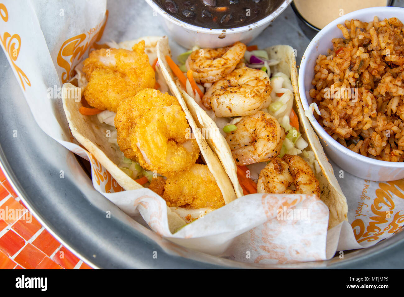 Shrimp Tacos bei Yo Mamas Restaurant, Birmingham, Alabama, USA Stockfoto